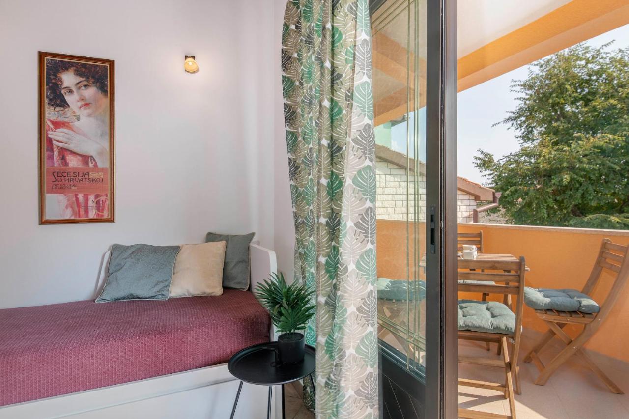 Villa Margerita With Private Pool, Yard And Parking Kaštelir エクステリア 写真