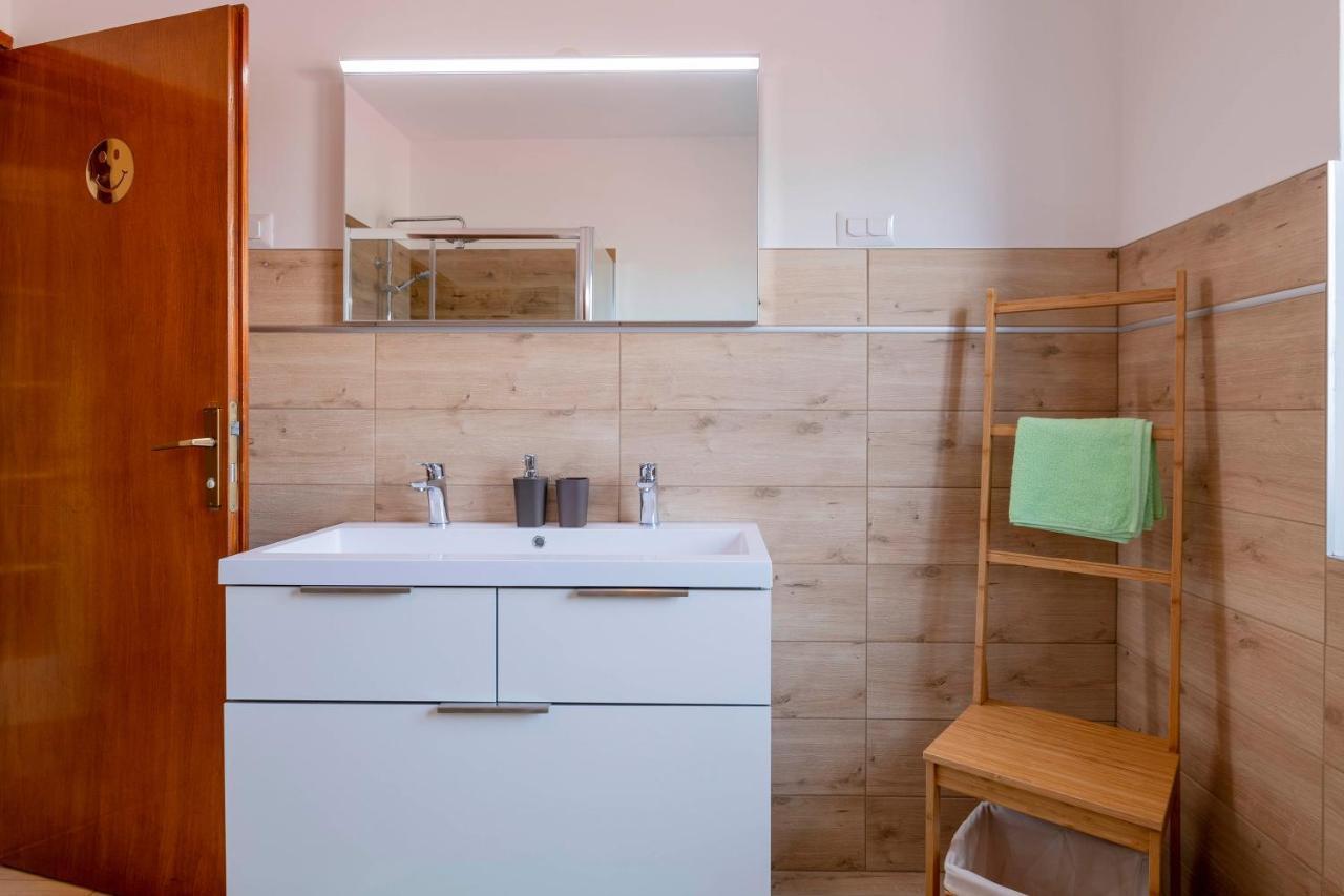 Villa Margerita With Private Pool, Yard And Parking Kaštelir エクステリア 写真