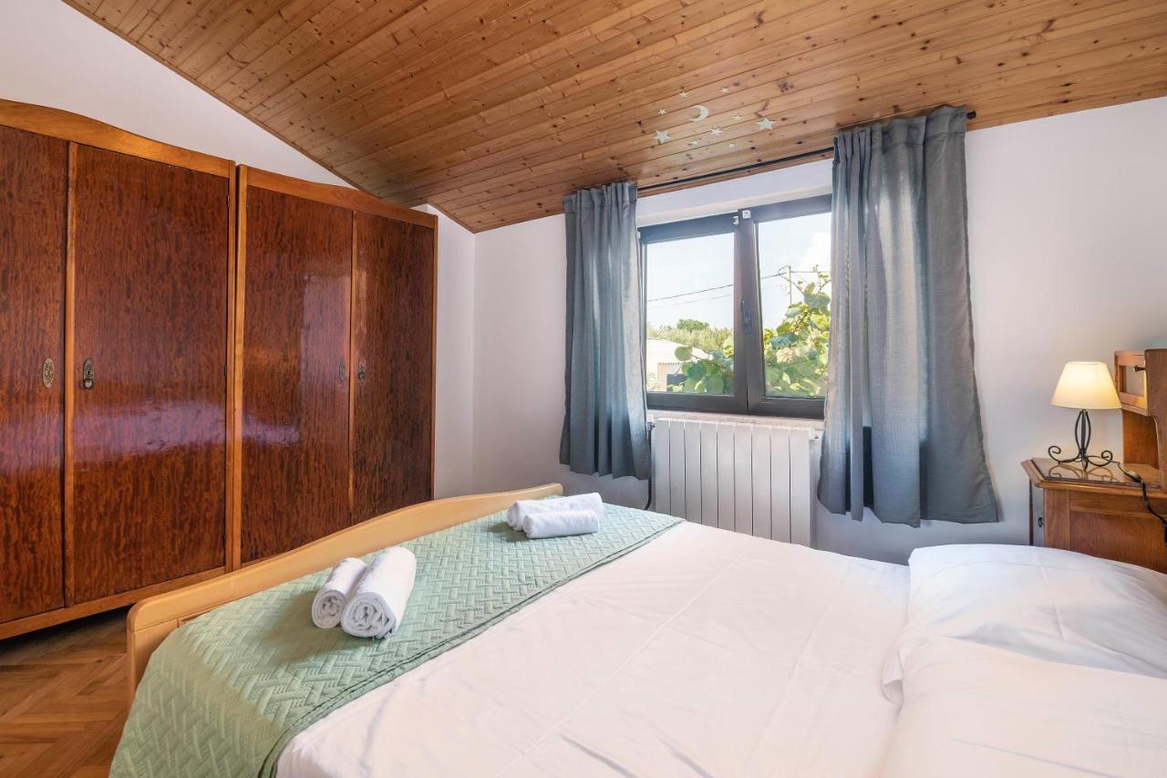 Villa Margerita With Private Pool, Yard And Parking Kaštelir エクステリア 写真