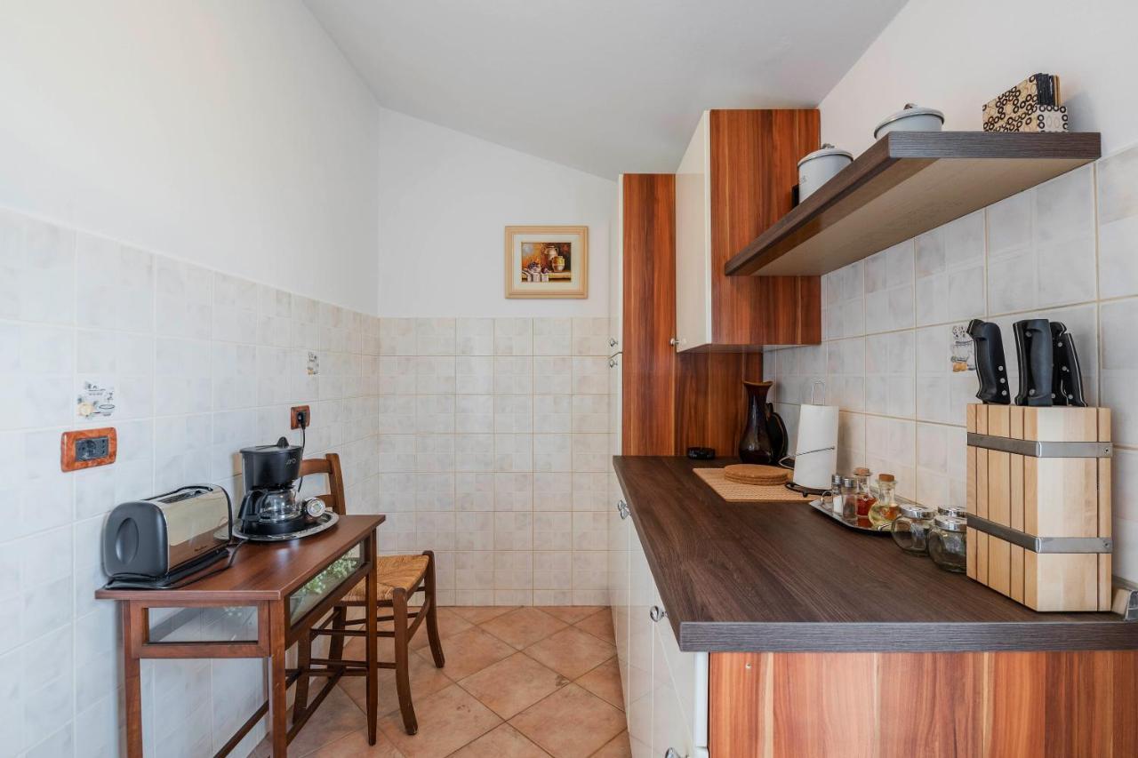 Villa Margerita With Private Pool, Yard And Parking Kaštelir エクステリア 写真