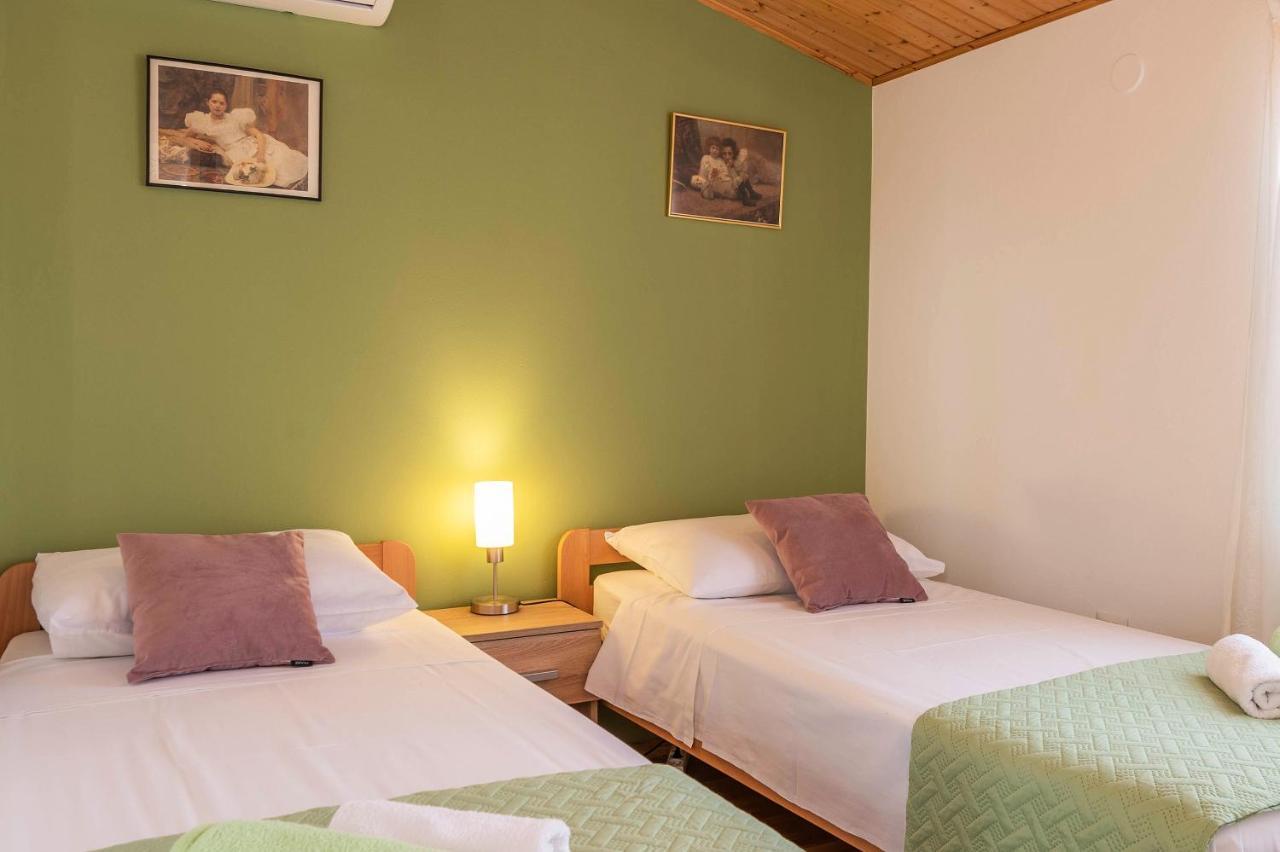 Villa Margerita With Private Pool, Yard And Parking Kaštelir エクステリア 写真
