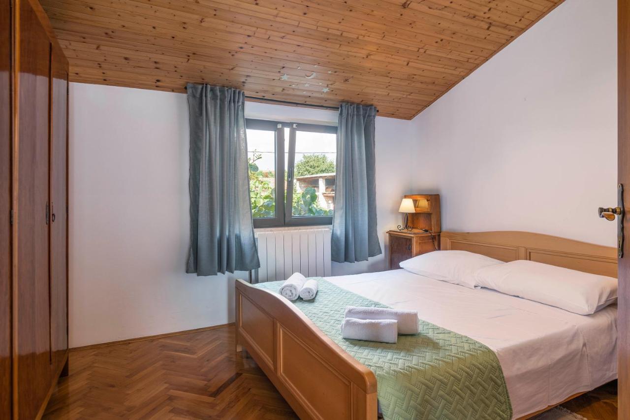 Villa Margerita With Private Pool, Yard And Parking Kaštelir エクステリア 写真