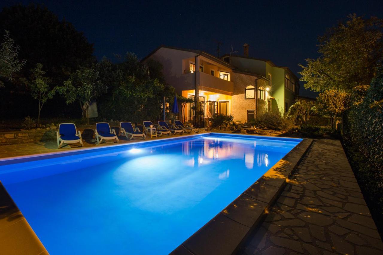 Villa Margerita With Private Pool, Yard And Parking Kaštelir エクステリア 写真