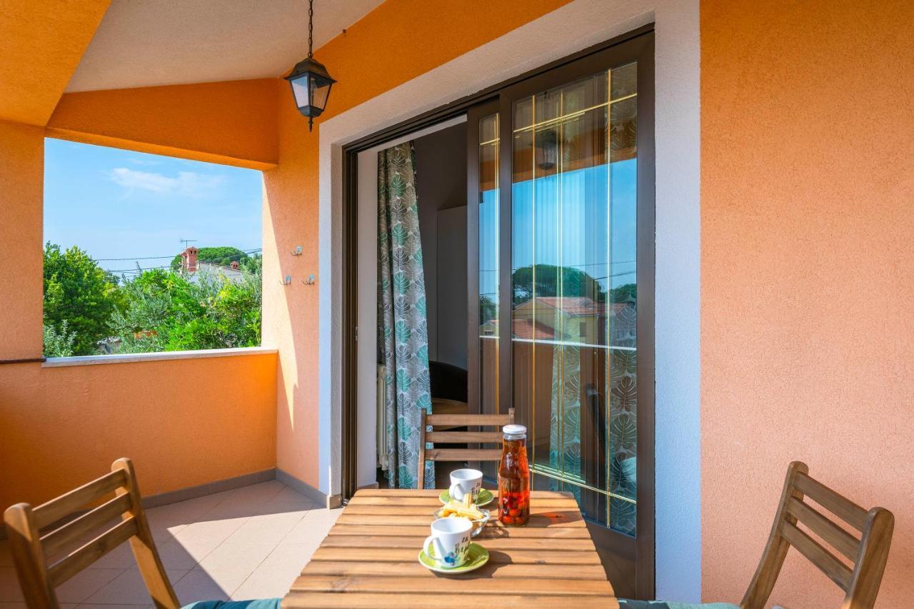 Villa Margerita With Private Pool, Yard And Parking Kaštelir エクステリア 写真