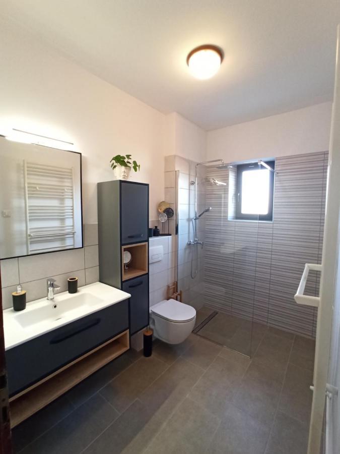 Villa Margerita With Private Pool, Yard And Parking Kaštelir エクステリア 写真